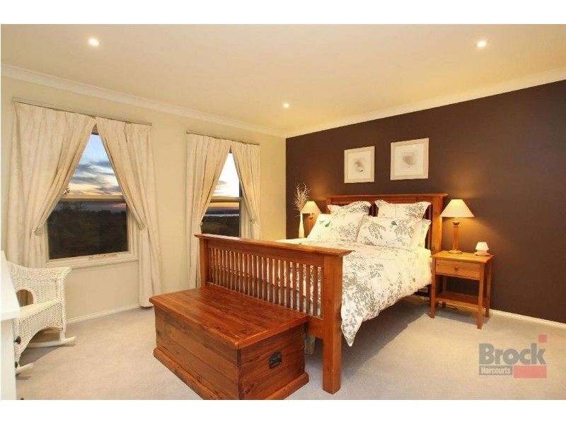 4 The Oaks Parade, Aberfoyle Park SA 5159