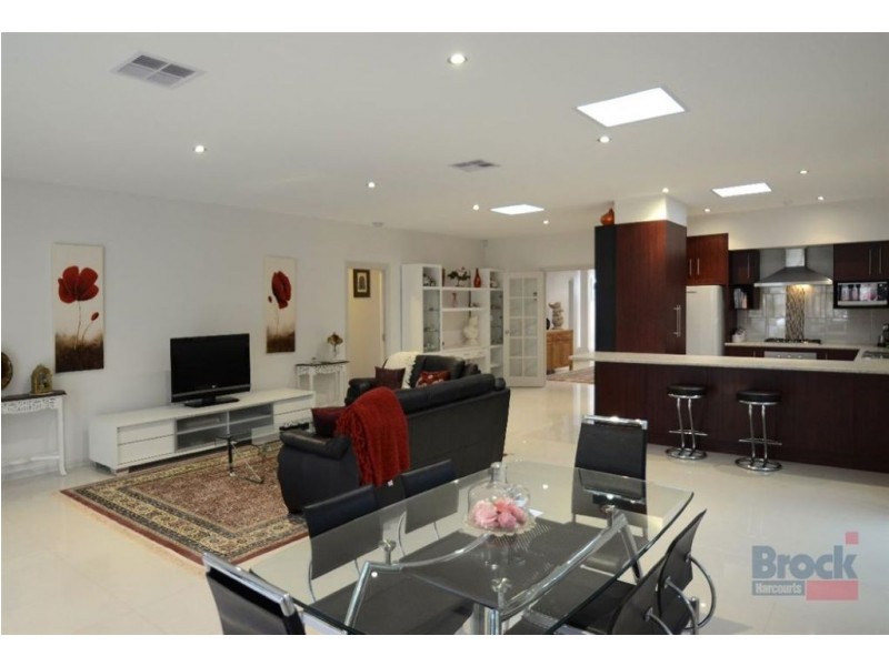 27 Pinnacle Crescent, Flagstaff Hill SA 5159