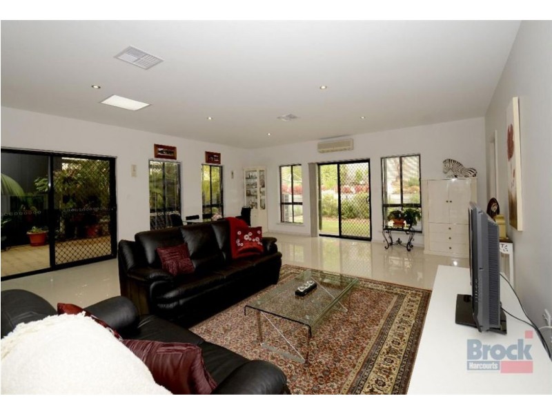 27 Pinnacle Crescent, Flagstaff Hill SA 5159