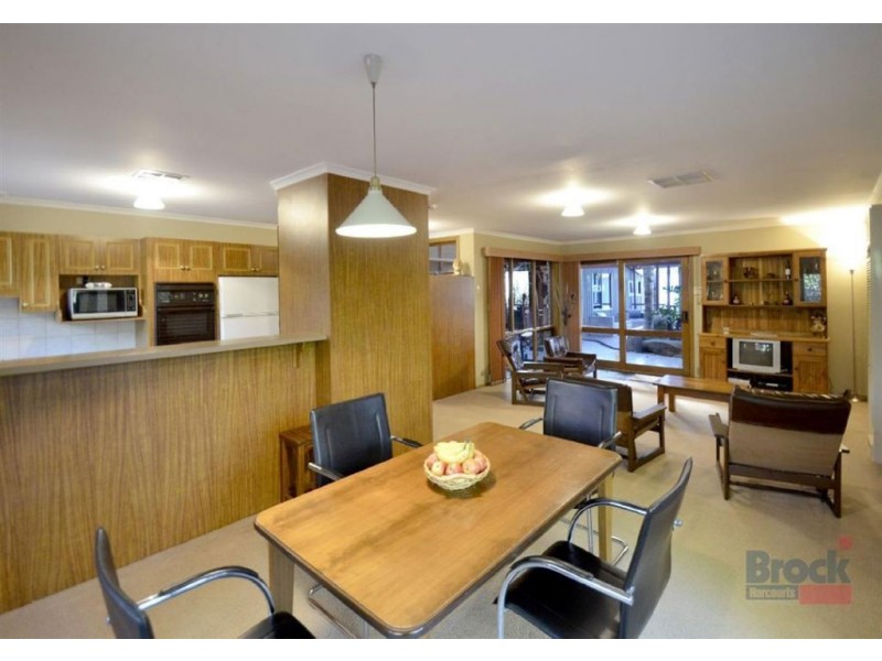 22 Crossing Road, Aberfoyle Park SA 5159