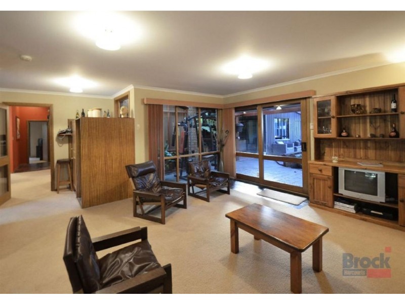 22 Crossing Road, Aberfoyle Park SA 5159