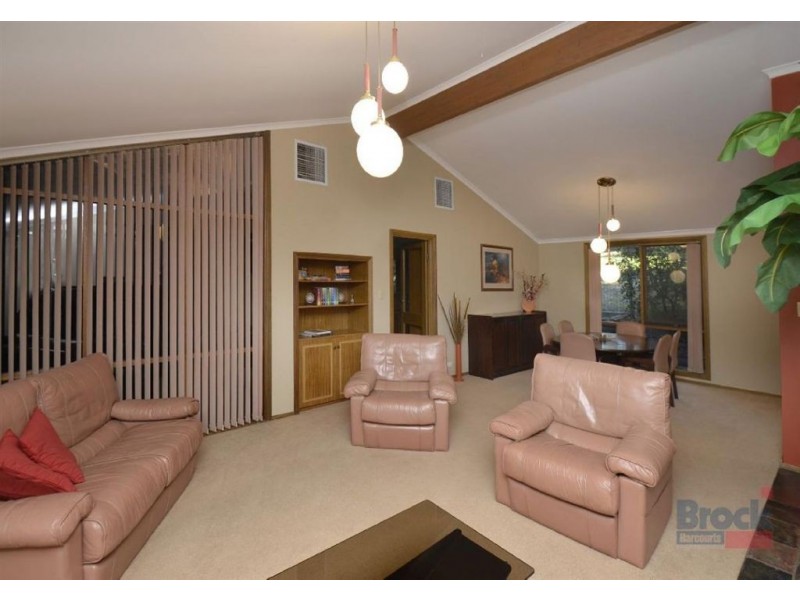 22 Crossing Road, Aberfoyle Park SA 5159