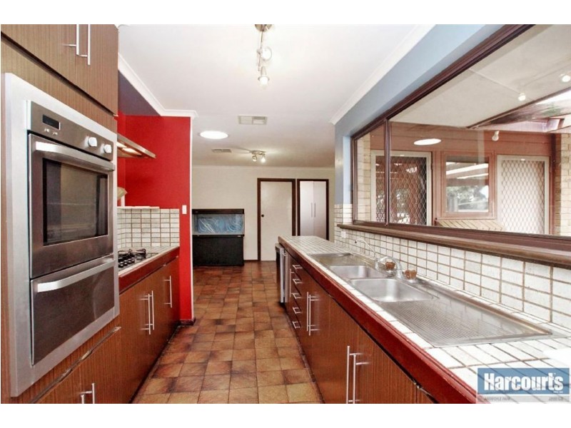 22 Tania Drive, Aberfoyle Park SA 5159