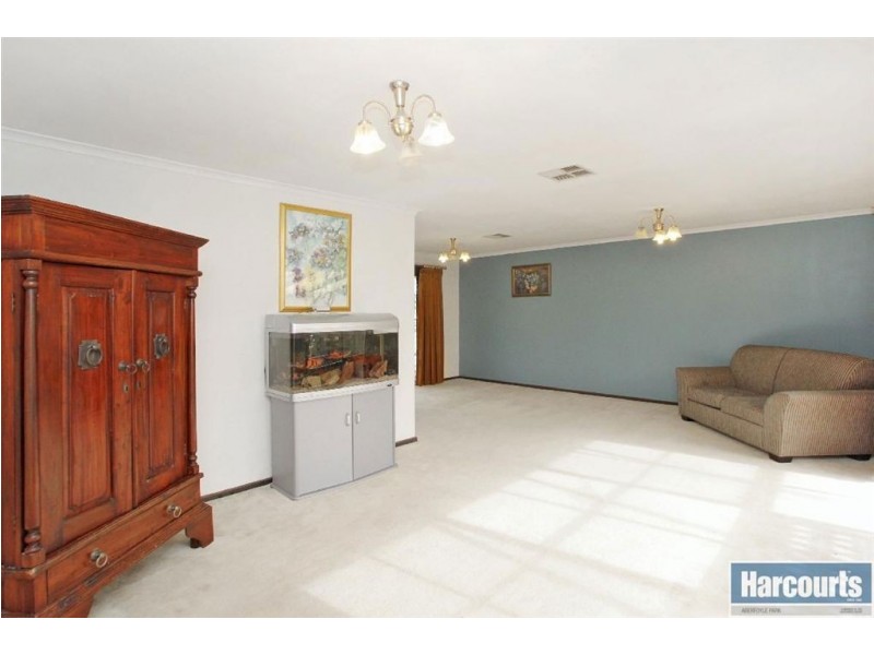 22 Tania Drive, Aberfoyle Park SA 5159