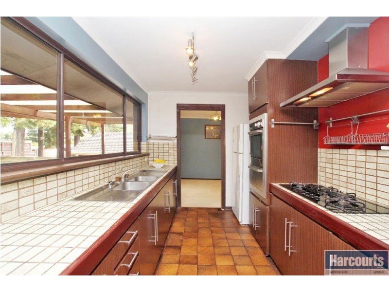22 Tania Drive, Aberfoyle Park SA 5159
