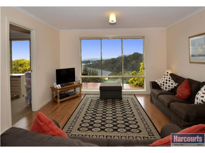 19 Gleneagles Road, Aberfoyle Park SA 5159