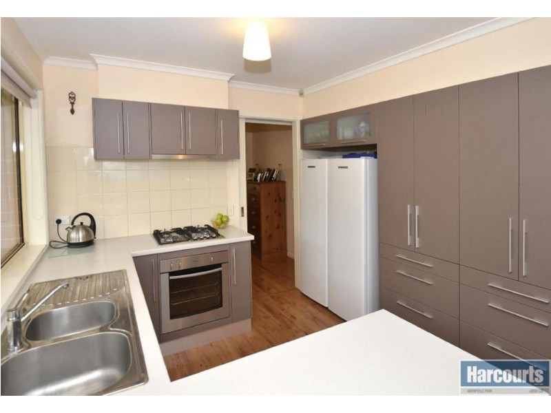 19 Gleneagles Road, Aberfoyle Park SA 5159