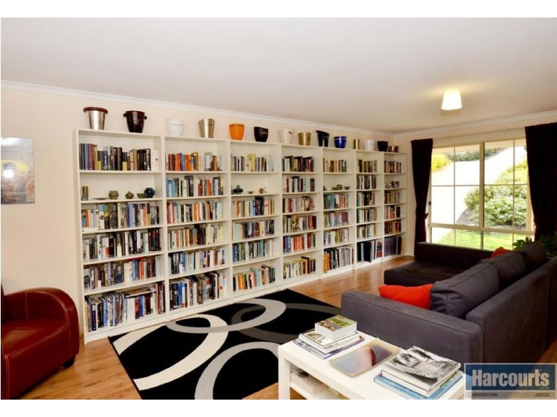 19 Gleneagles Road, Aberfoyle Park SA 5159