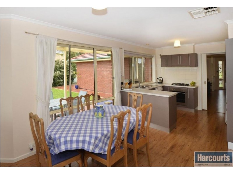 19 Gleneagles Road, Aberfoyle Park SA 5159