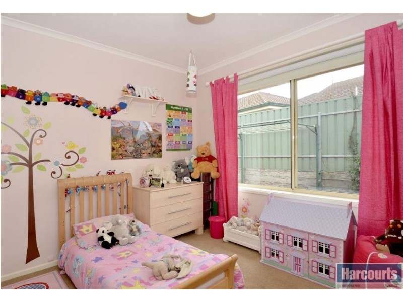 19 Gleneagles Road, Aberfoyle Park SA 5159