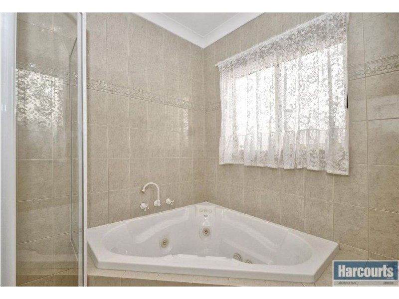 34 Emerald Street, Flagstaff Hill SA 5159