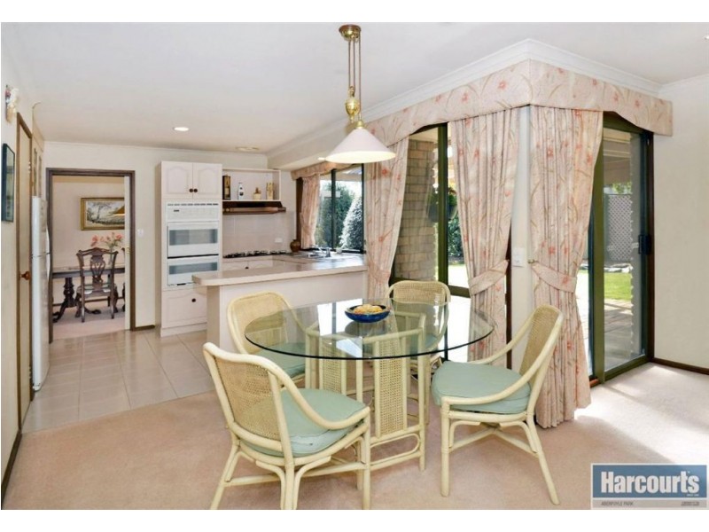 18 Panorama Drive, Aberfoyle Park SA 5159