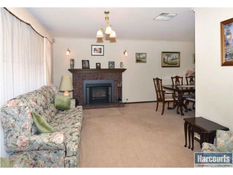 18 Panorama Drive, Aberfoyle Park SA 5159