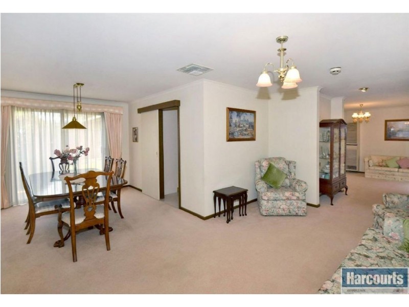 18 Panorama Drive, Aberfoyle Park SA 5159