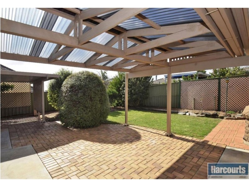 18 Panorama Drive, Aberfoyle Park SA 5159