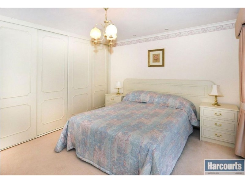 18 Panorama Drive, Aberfoyle Park SA 5159