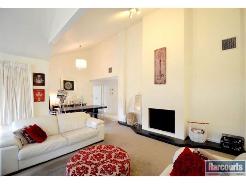 12 Heatherwood Drive, Aberfoyle Park SA 5159