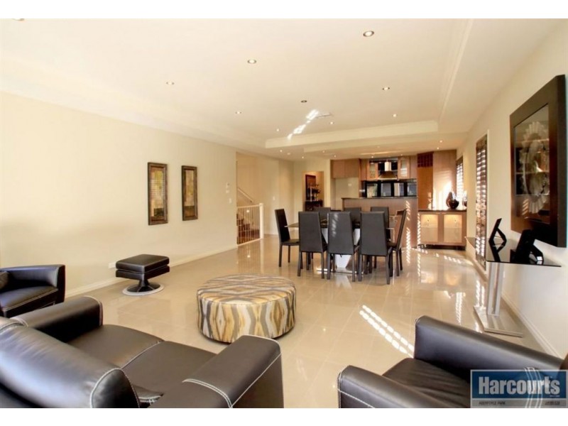 91 Highfield Drive, Craigburn Farm SA 5051