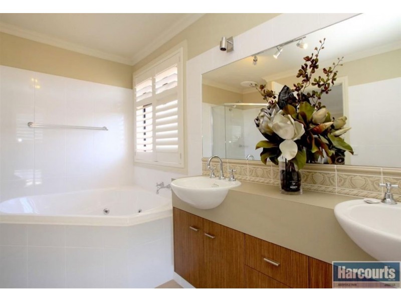 91 Highfield Drive, Craigburn Farm SA 5051