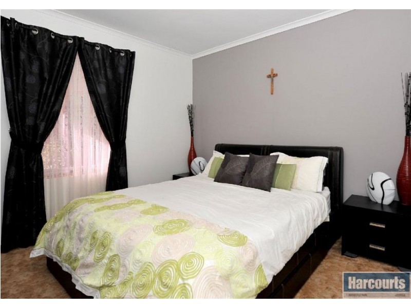 63 Southbound Avenue, Aberfoyle Park SA 5159