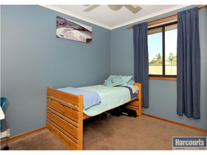 4 Hazelwood Court, Morphett Vale SA 5162