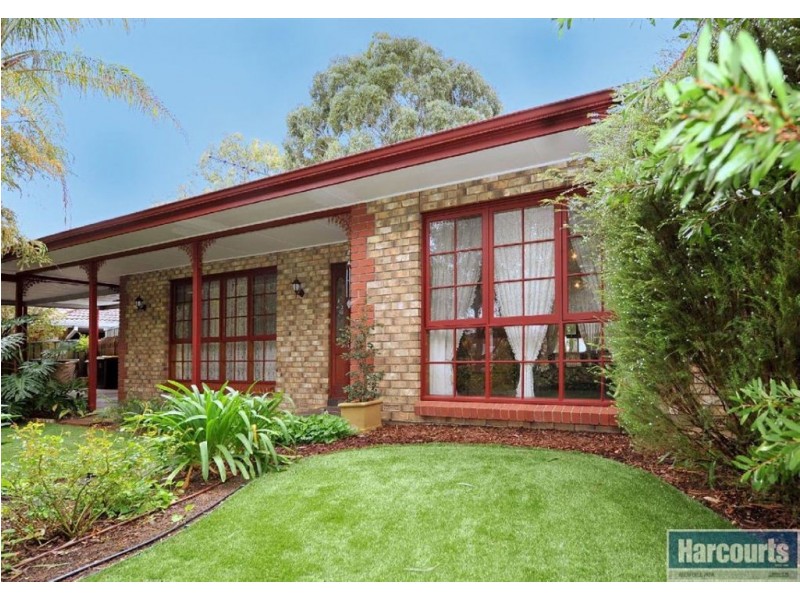 30 Horseshoe Drive, Aberfoyle Park SA 5159