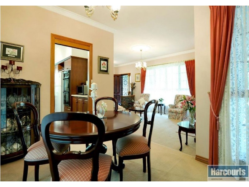 30 Horseshoe Drive, Aberfoyle Park SA 5159