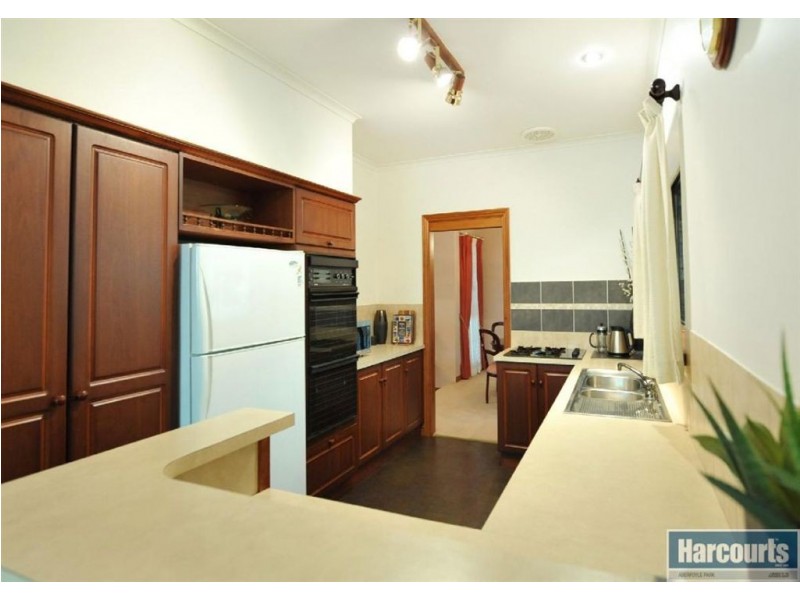 30 Horseshoe Drive, Aberfoyle Park SA 5159