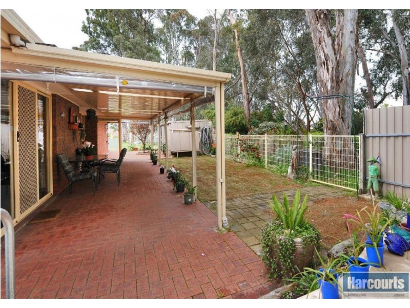 9 Riddoch Crescent, Woodcroft SA 5162