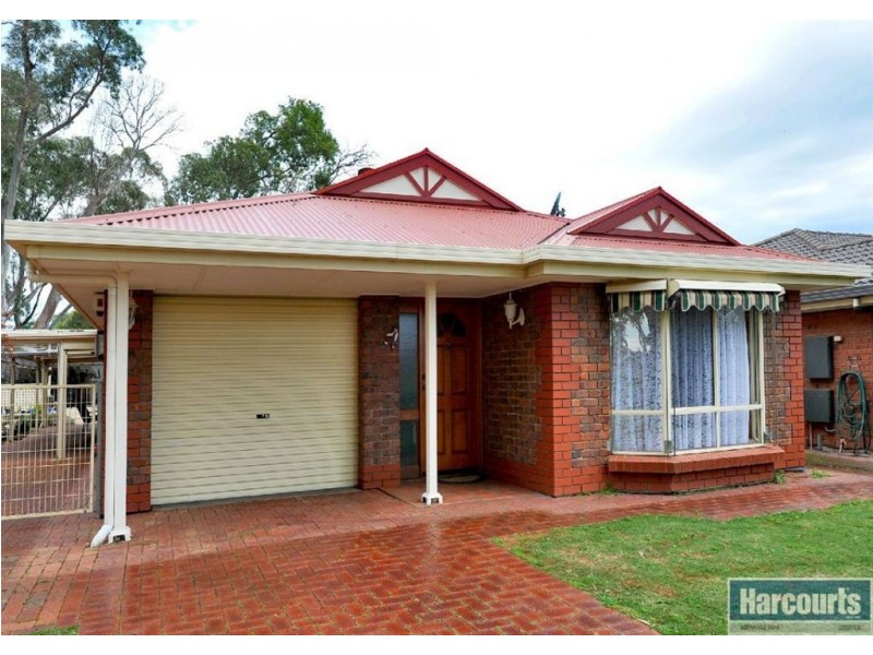 9 Riddoch Crescent, Woodcroft SA 5162