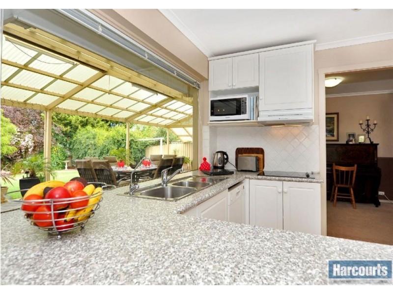 50 Oakridge Road, Aberfoyle Park SA 5159