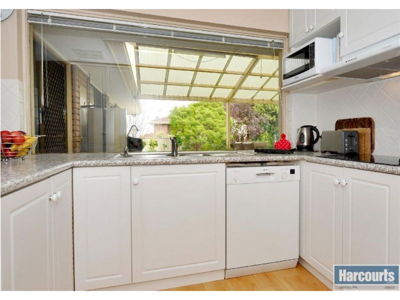 50 Oakridge Road, Aberfoyle Park SA 5159