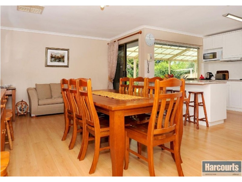 50 Oakridge Road, Aberfoyle Park SA 5159