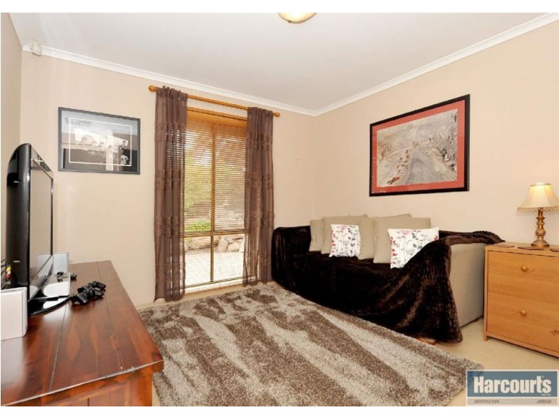 50 Oakridge Road, Aberfoyle Park SA 5159