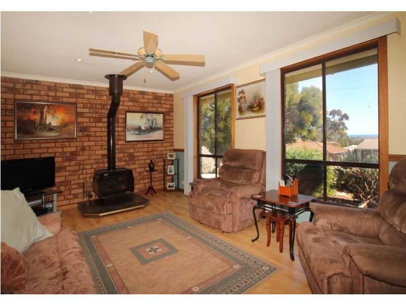 40 Lynlee Crescent, Huntfield Heights SA 5163