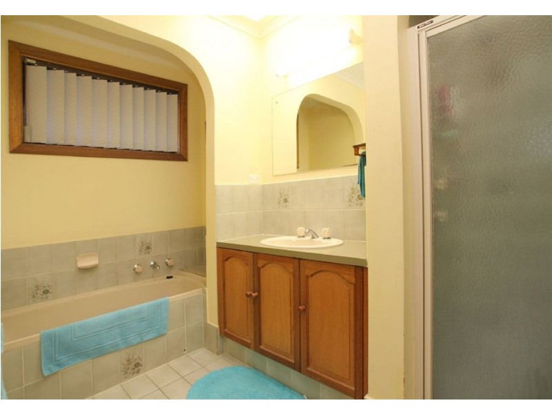 40 Lynlee Crescent, Huntfield Heights SA 5163