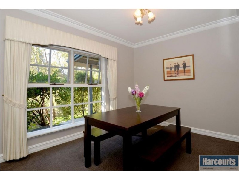 37 Dunalbyn Drive, Aberfoyle Park SA 5159