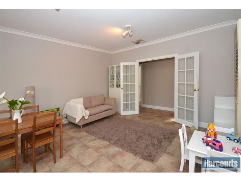 37 Dunalbyn Drive, Aberfoyle Park SA 5159