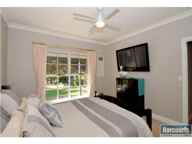 37 Dunalbyn Drive, Aberfoyle Park SA 5159