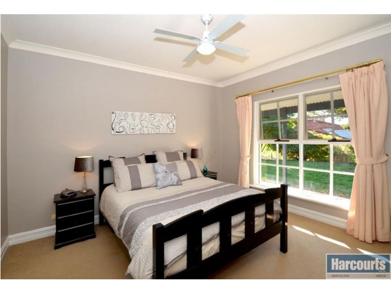 37 Dunalbyn Drive, Aberfoyle Park SA 5159