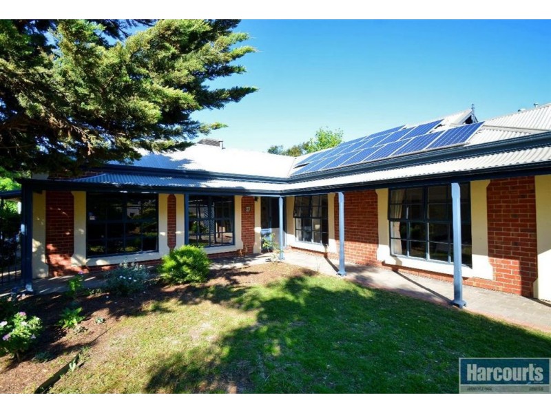 37 Dunalbyn Drive, Aberfoyle Park SA 5159