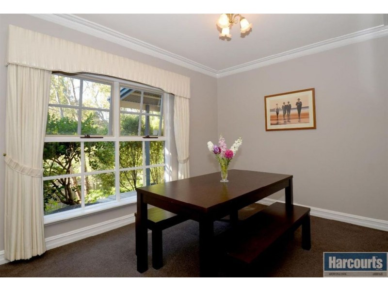 37 Dunalbyn Drive, Aberfoyle Park SA 5159
