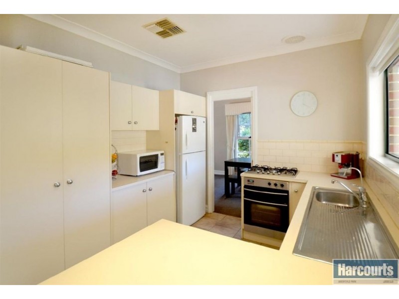 37 Dunalbyn Drive, Aberfoyle Park SA 5159