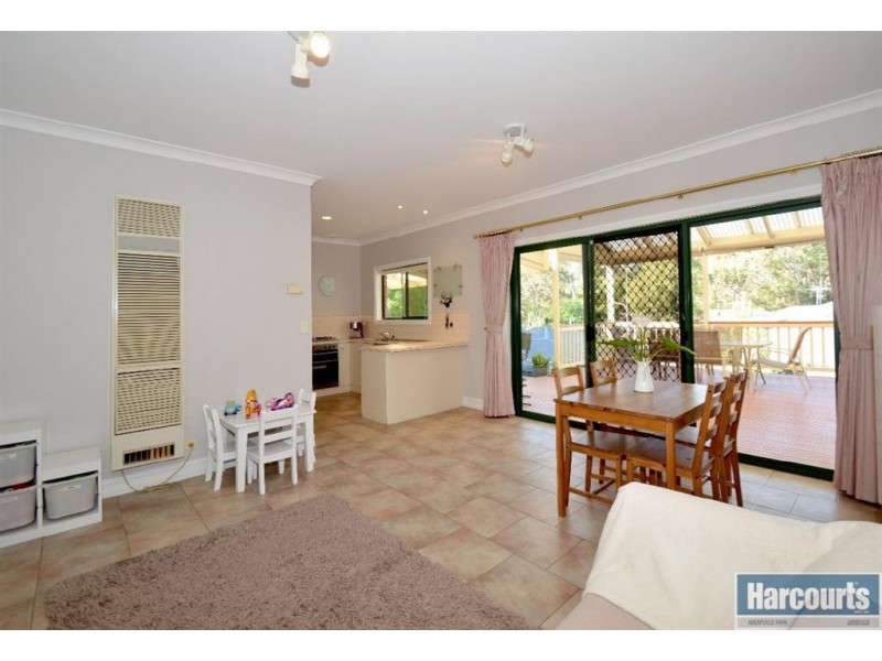 37 Dunalbyn Drive, Aberfoyle Park SA 5159