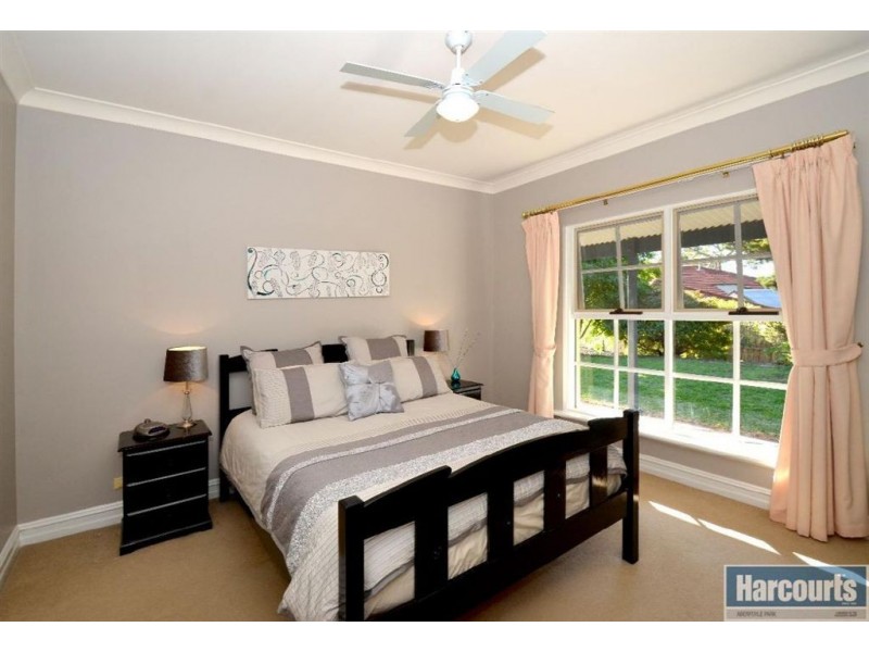 37 Dunalbyn Drive, Aberfoyle Park SA 5159
