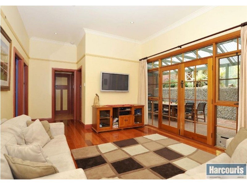 7 Light Road, Coromandel Valley SA 5051