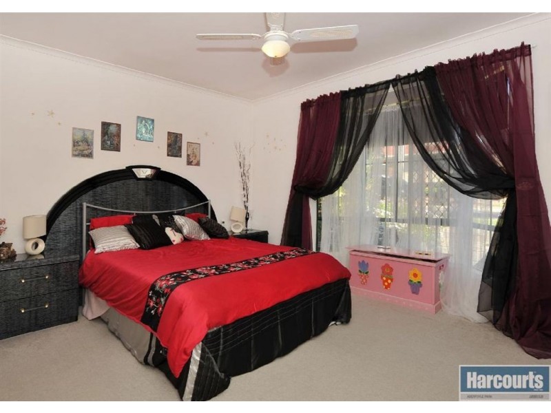 23 Dorrien Avenue, Woodcroft SA 5162