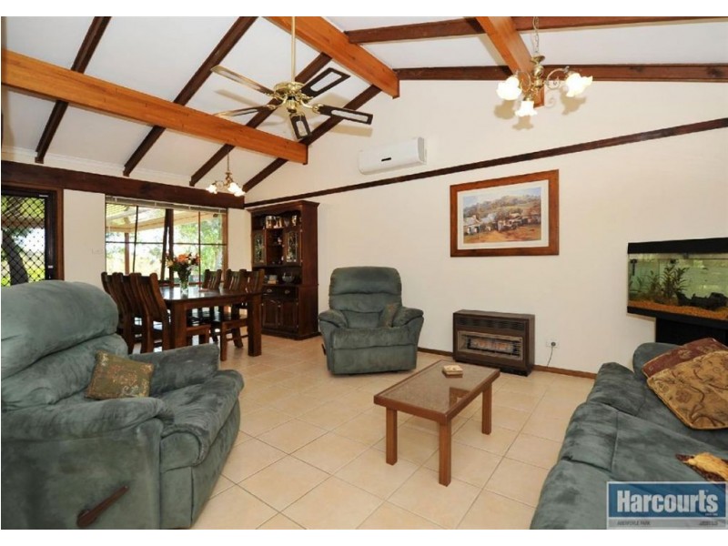 217 Black Road, Flagstaff Hill SA 5159