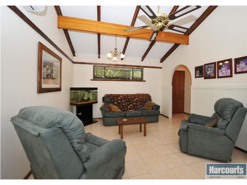 217 Black Road, Flagstaff Hill SA 5159