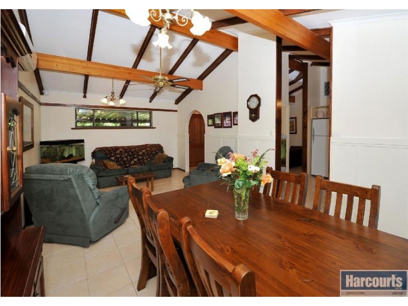 217 Black Road, Flagstaff Hill SA 5159